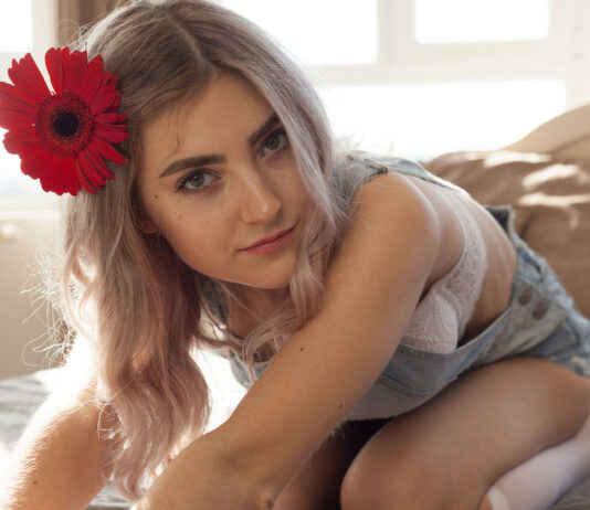 Eva Elfie: biografia della famosa attrice hard russa eva elfie