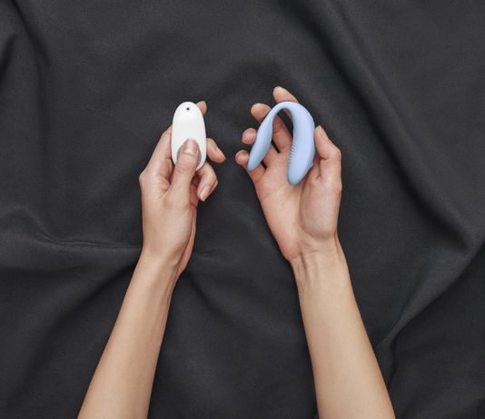 Come usare i giocattoli sessuali durante il sesso: aumentare il piacere in coppia vibratore-con-telecomando