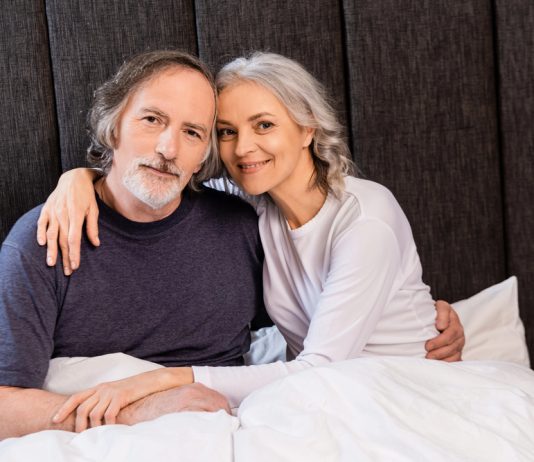 Come usare le pompe per il pene coppia matura